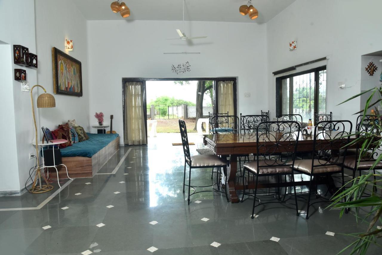 Whispering Woods Villa And Eco Farms โลนาวาลา ภายนอก รูปภาพ