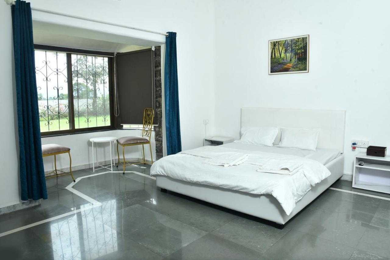 Whispering Woods Villa And Eco Farms โลนาวาลา ภายนอก รูปภาพ